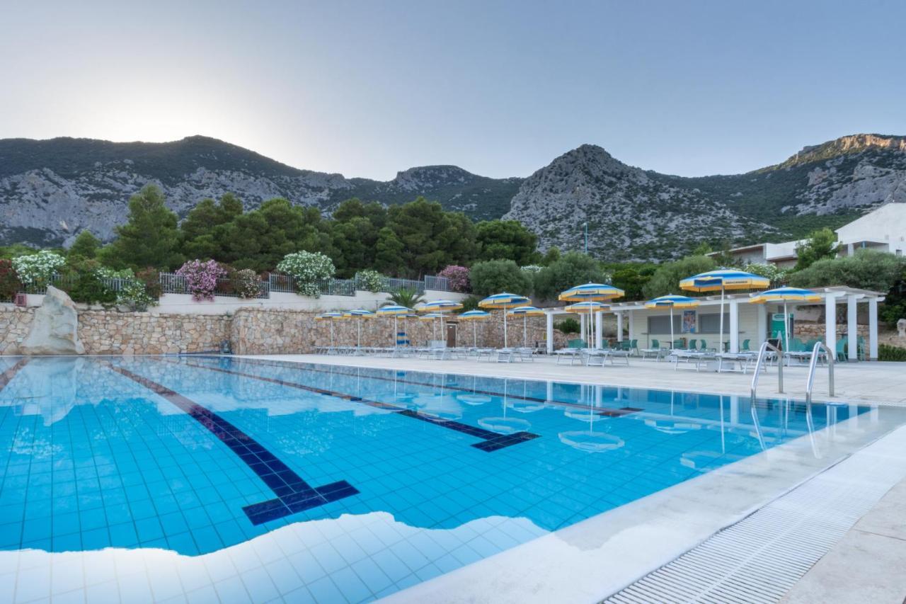 Hotel Brancamaria Cala Gonone Exterior photo