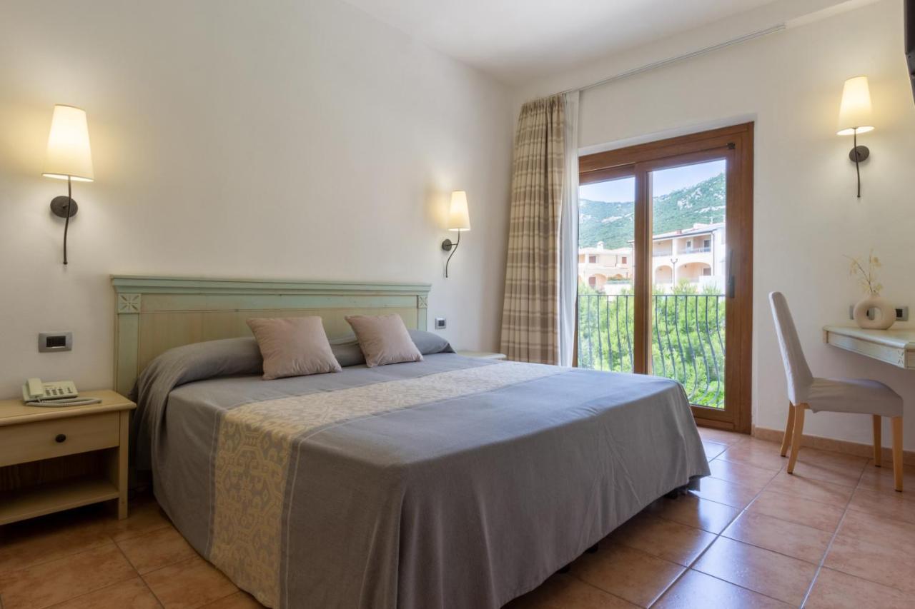 Hotel Brancamaria Cala Gonone Exterior photo